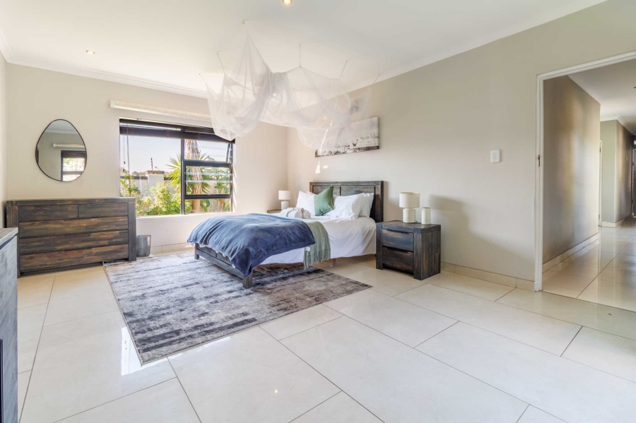 4 Bedroom Property for Sale in Flamingo Vlei Western Cape